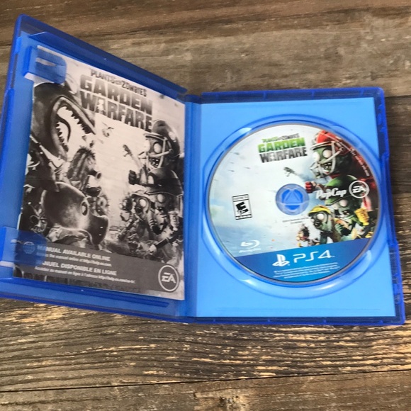 (PS4) Plants VS Zombies GARDEN WARFARE - Picture 3 of 3